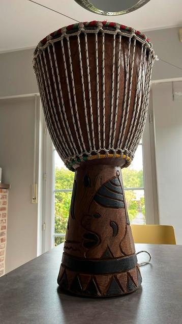 Djembe beschikbaar voor biedingen