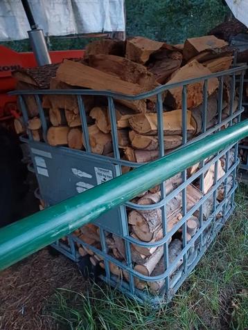 Brandhout ceder 1,2 kuub.   80€ beschikbaar voor biedingen