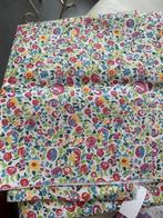 Tafelkleed bloemen, Huis en Inrichting, Tafelkleden, Ophalen of Verzenden, Nieuw, Rechthoek, Binnen