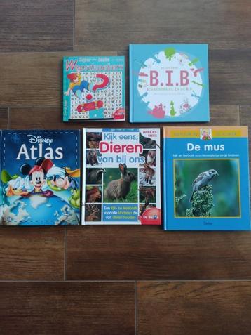 Lager onderwijs: Informatieve boeken + woordzoekers beschikbaar voor biedingen