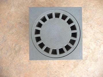 Sterfput PVC 14,5 x 14,5 cm met verticale uitgang beschikbaar voor biedingen