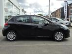 Peugeot 208 1.2i Signature van 01/19 met 64.523 km, Voorwielaandrijving, Stof, 110 g/km, Zwart
