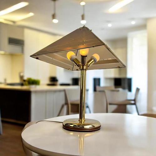 Vintage gouden tafellamp met fumé glazen kap, Antiek en Kunst, Antiek | Verlichting, Ophalen of Verzenden