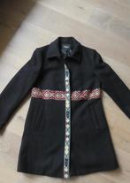 Très Joli Manteau Desigual Noir /Broderies T.40 NEUF !, Zwart, Nieuw, Desigual, Ophalen