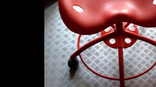 Ikea traktor bureaustoel op wieltjes, Huis en Inrichting, Bureaustoelen, Zo goed als nieuw, Bureaustoel, Wit, Ophalen of Verzenden