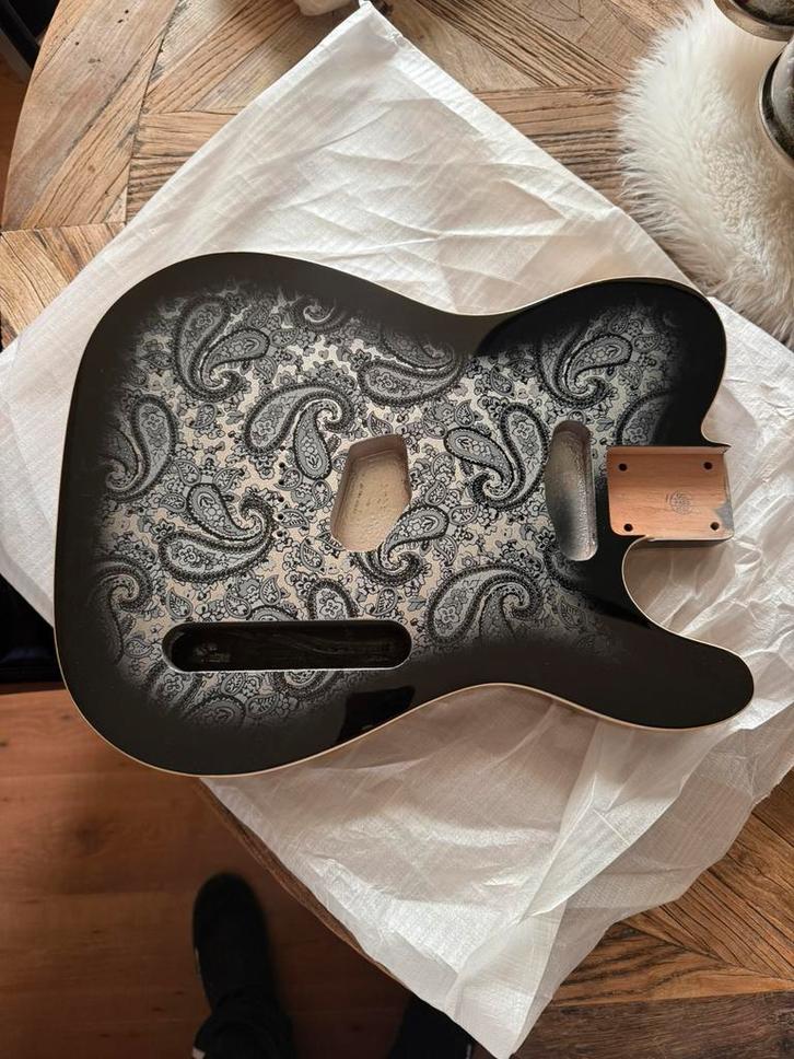 Telecaster paisley Black body Flower pattern neww, Muziek en Instrumenten, Instrumenten | Onderdelen, Nieuw, Verzenden