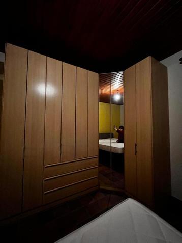 Modulaire kledingkast beschikbaar voor biedingen