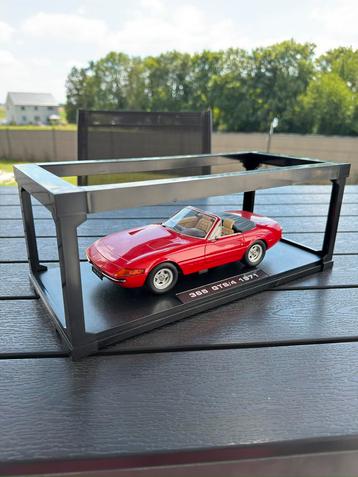 1/18 Ferrari-miniatuur beschikbaar voor biedingen