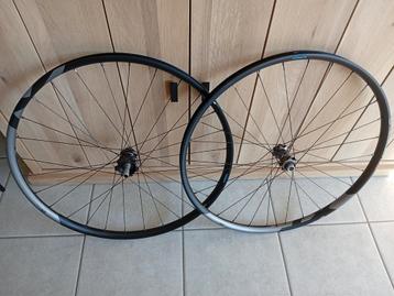 Roues VTT Shimano XT (lire description) beschikbaar voor biedingen