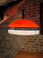 Space age oranje hanglamp, Ophalen