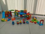 Toet toet auto's - garage, brandweerkazerne en stuntbaan, Enlèvement, Utilisé