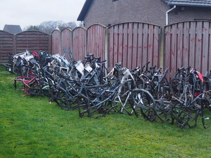 KAWASAKI KADER FRAME Z ZX ZXR VN EN GPX GTR GPZ ZR, Motoren, Onderdelen | Kawasaki, Gebruikt, Ophalen