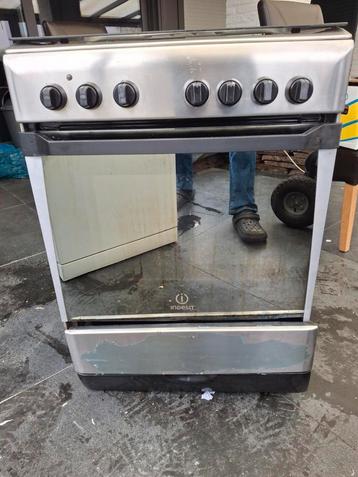 Indesit-  Oven Elektrsch /  GAS  beschikbaar voor biedingen