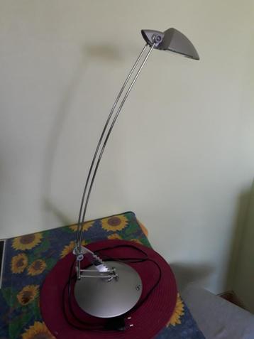 bureaulamp beschikbaar voor biedingen