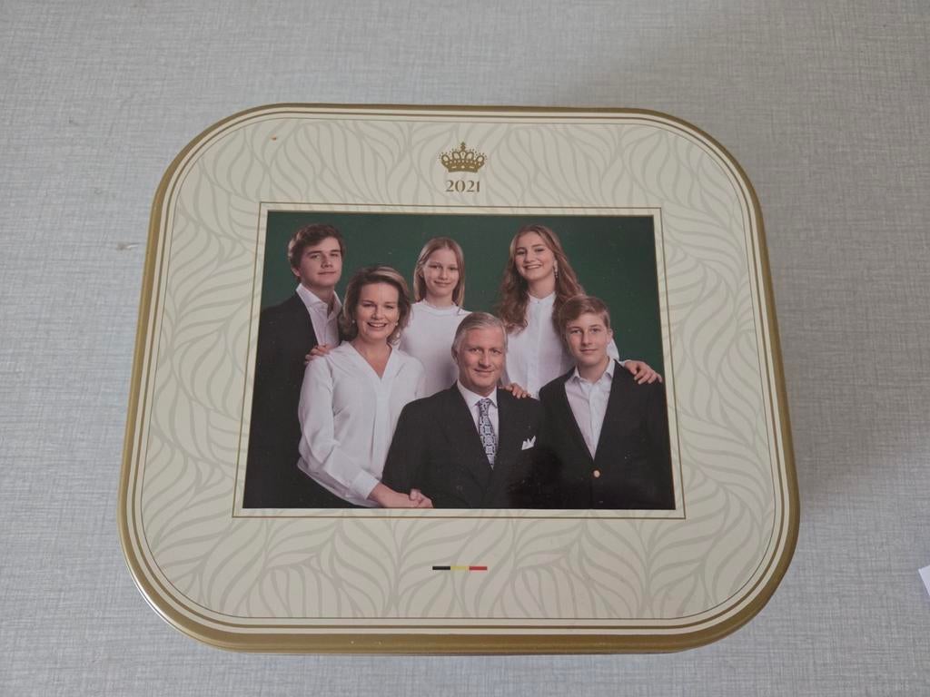 Boîte en étain de la collection Famille Royale 2021., Enlèvement ou Envoi, Comme neuf