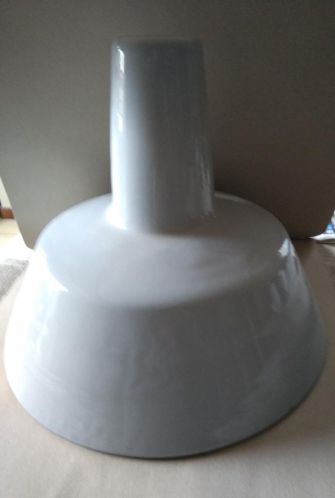 Fabrieksarmatuur in emaille  - Licht grijs / Witte binnenzij, Antiek en Kunst, Antiek | Verlichting, Ophalen of Verzenden