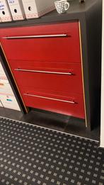 Hangmappen kast, Enlèvement