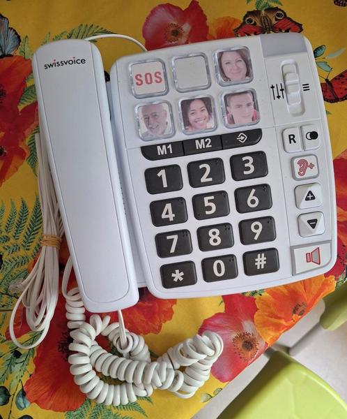 SWISSVOICE ALARM telefoon met grote toetsen., Telecommunicatie, Vaste telefoons | Niet Draadloos, Zo goed als nieuw, Ophalen