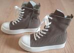 Paire de chaussures La bottine souriante taille 37 - NEUF, Ophalen, Lage of Enkellaarzen, Nieuw, Grijs