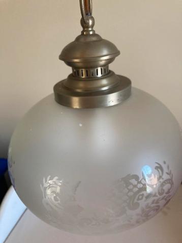 Antieke lamp beschikbaar voor biedingen