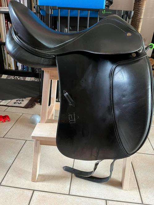 Selle dressage Tolga 17’ ouverture M, Dieren en Toebehoren, Paarden en Pony's | Zadels, Gebruikt, Dressuur