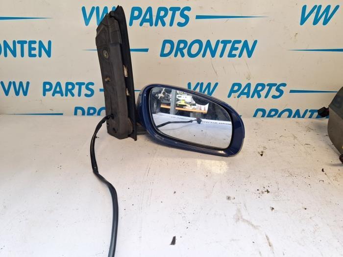 Buitenspiegel rechts van een Volkswagen Touran, Auto-onderdelen, Spiegels, Volkswagen, Gebruikt, 3 maanden garantie, Ophalen of Verzenden