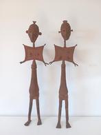 Grand couple Tikar en bronze., Verzenden