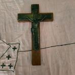 Oude kruisbeeldje (20cm*12cm), Enlèvement