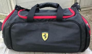 Sac de sport Ferrari avec bandoulière réglable