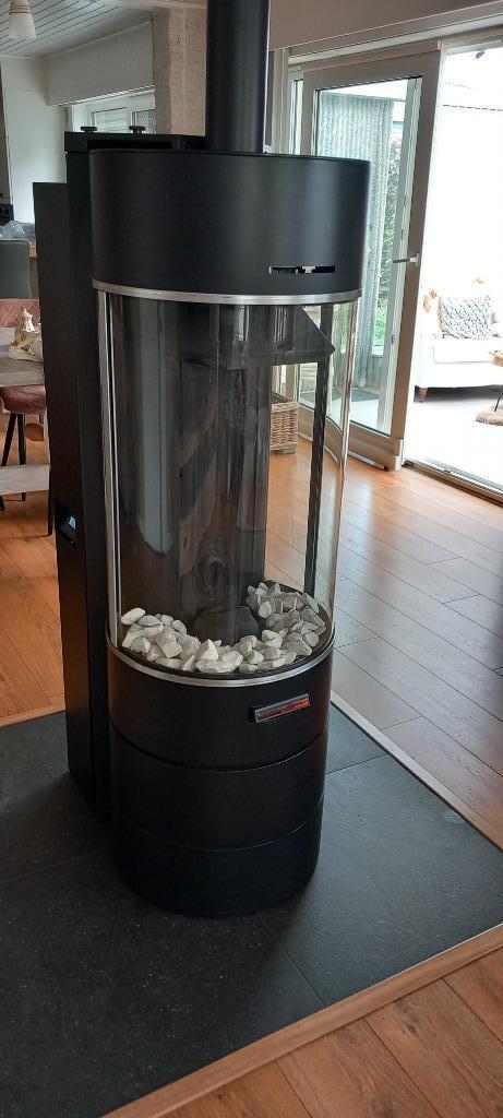 Pelletkachel--Bellavista, Doe-het-zelf en Bouw, Verwarming en Radiatoren, Zo goed als nieuw, Kachel, Ophalen
