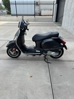 Mooie vespa 300 gts, Fietsen en Brommers, Ophalen, Zo goed als nieuw
