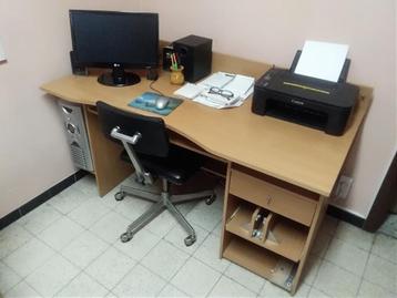 Bureau met schuiflade  beschikbaar voor biedingen