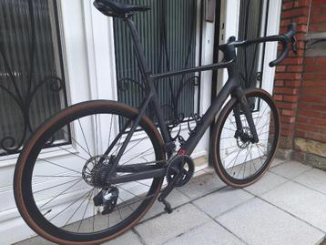 Scott Addict RC 30  ( XL - 58 ) bijna nieuwstaat amper 900km beschikbaar voor biedingen
