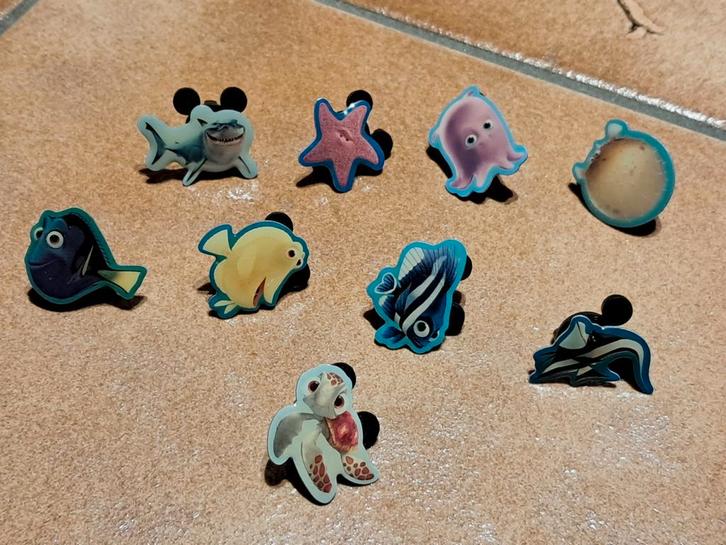 Set van 9 Disney Pixar Finding Nemo speldjes, Verzamelen, Speldjes, Pins en Buttons, Zo goed als nieuw, Speldje of Pin, Overige onderwerpen