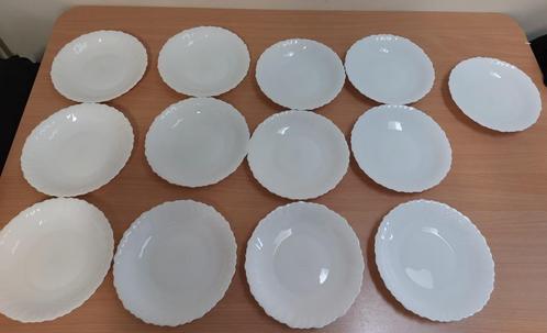 Arcopal servies, in zeer goede staat, Huis en Inrichting, Keuken | Servies, Zo goed als nieuw, Bord(en), Effen, Glas, Ophalen