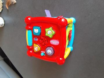 Cube d’éveil pour bébé  beschikbaar voor biedingen