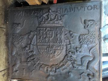 Plaque ancienne en fonte pour cheminée beschikbaar voor biedingen