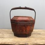 Chinees houten bruidsmandje, Ophalen