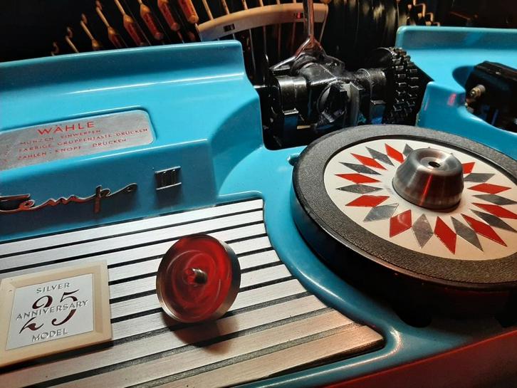 Jukebox Singlegat Vergroter Machinaal, Verzamelen, Automaten | Jukeboxen, Nieuw, Ami, Ophalen of Verzenden