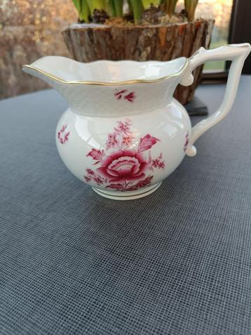 Herend porseleinen melkkan. Jaartal: 1942. Hoogte: 10 cm. beschikbaar voor biedingen