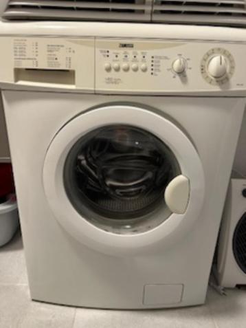 Wasmachine beschikbaar voor biedingen
