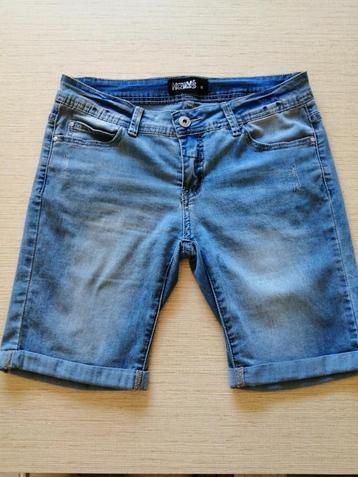 mooie jeansshort  Holly's  maat M