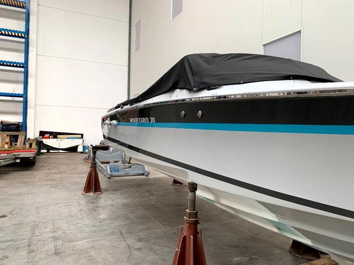 Riva monte carlo  30 Offshorer, Watersport en Boten, Speedboten, Zo goed als nieuw, 6 meter of meer, Diesel, 200 pk of meer, Polyester