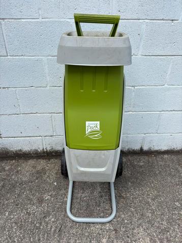 Broyeur de végétaux Centralpark 2400watts beschikbaar voor biedingen