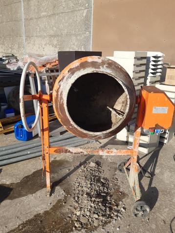betonmolen te huur beschikbaar voor biedingen
