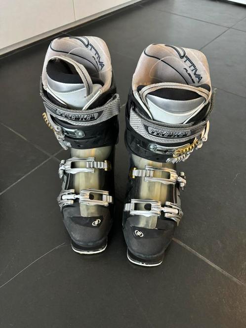 Skibotten / Skischoenen dames (Tecnica en Salomon), Sport en Fitness, Skiën en Langlaufen, Zo goed als nieuw, Schoenen, Salomon