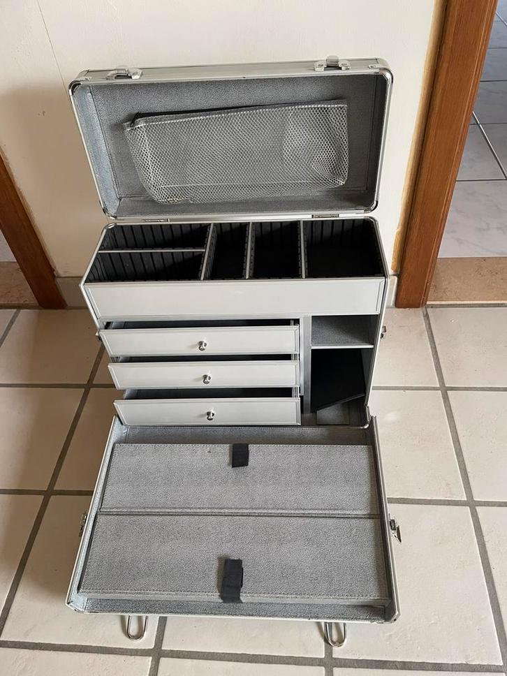 Kryolan Aluminium Schminkkoffer professioneel, Handtassen en Accessoires, Beautycases, Zo goed als nieuw, Hardcase, Met slot, Ophalen of Verzenden