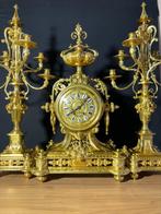 (60) Antieke Franse Bronzen Regency Pendule met Kandelaren, Ophalen of Verzenden