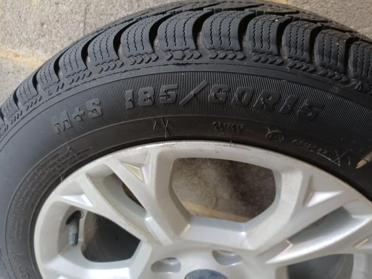 Pneu voiture, Auto-onderdelen, Banden en Velgen, Banden en Velgen, Winterbanden, 15 inch, 185 mm, Personenwagen, Nieuw, Ophalen