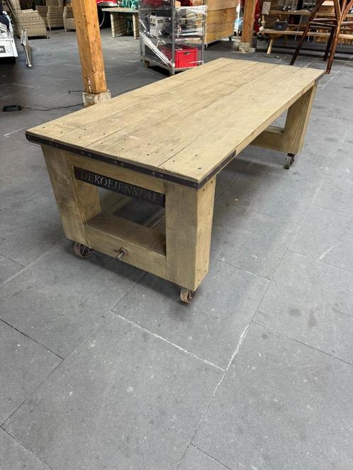 Robuuste handgemaakte houten  vintage tuintafel verrijdbaar, Tuin en Terras, Tuintafels, Gebruikt, Rechthoekig, Hout, Ophalen